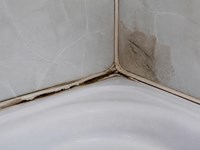 5 señales de que hay una fuga oculta en su baño