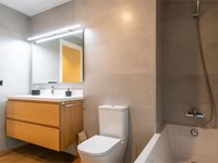 ¿Es tu baño lo suficientemente luminoso? Cómo ganar en iluminación para enfatizar la amplitud