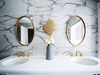 Mármol en el baño: ¿está pasando de moda?